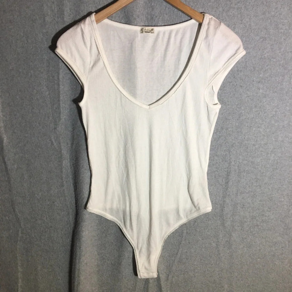 Womens NWOT Free People Bodysuit Cap Sleeve Boho Beachy Cottage Core Feminine - Picture 1 of 7